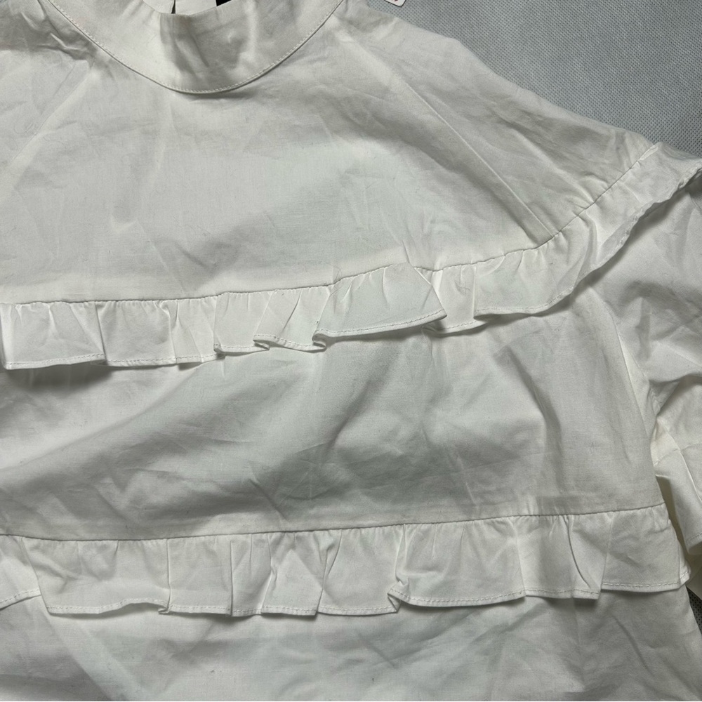 Nicole Miller white ruffle 3/4 sleeve much neck top NWT size small - Picture 3 of 6